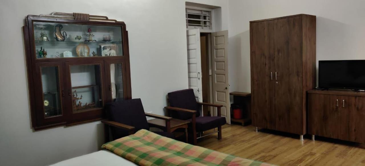 Srinekatan Heritage Villa Homestay อาเมดาบัด ภายนอก รูปภาพ